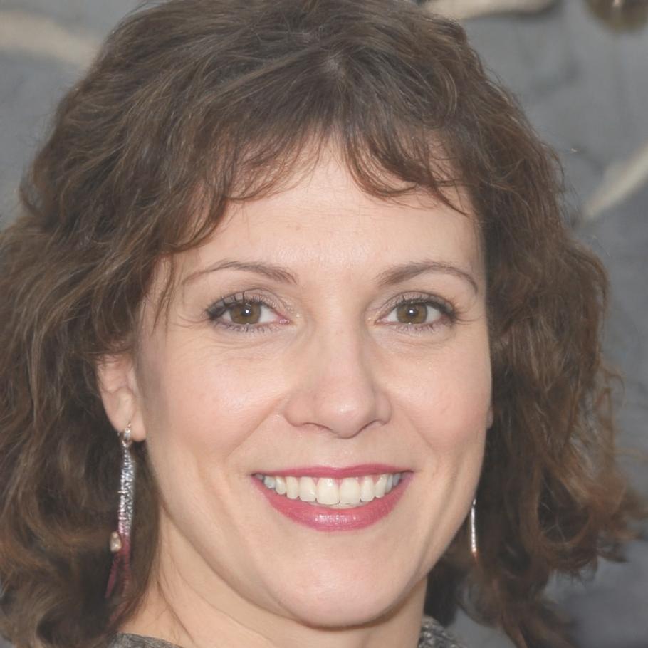 Esperanza Villareal-Moreno, Directora de Desarrollo Estratégico de astrolioneazarenex